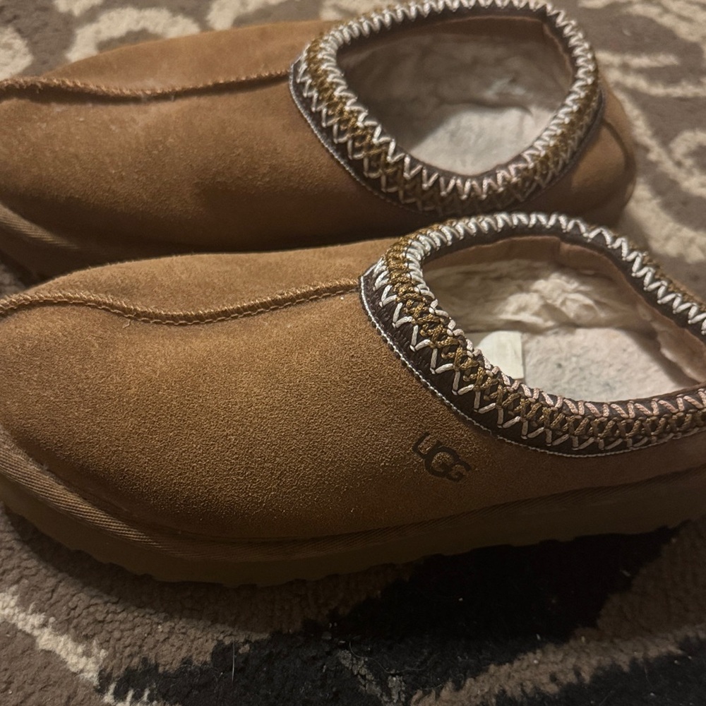 UGG Chestnut Tasman Slippers - Picture 7 of 7